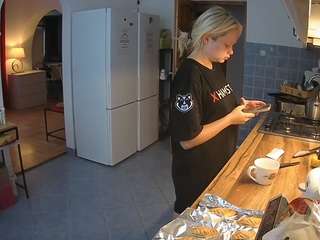 voyeurcam-julmodels-kitchen