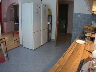 voyeurcam-julmodels-kitchen