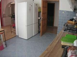 voyeurcam-julmodels-kitchen camsoda
