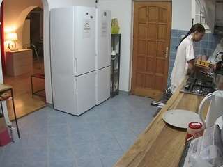voyeurcam-julmodels-kitchen