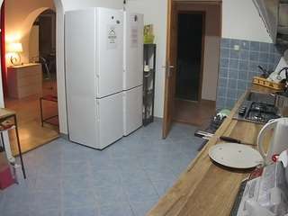 voyeurcam-julmodels-kitchen