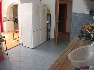 voyeurcam-julmodels-kitchen camsoda