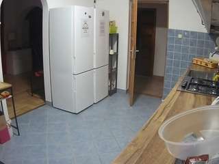 voyeurcam-julmodels-kitchen