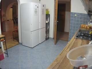 voyeurcam-julmodels-kitchen