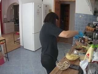 voyeurcam-julmodels-kitchen