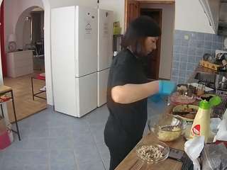 voyeurcam-julmodels-kitchen