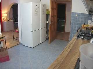  voyeurcam-julmodels-kitchen chat room