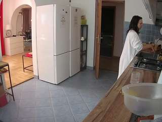 voyeurcam-julmodels-kitchen