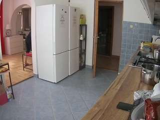voyeurcam-julmodels-kitchen