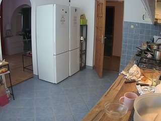 voyeurcam-julmodels-kitchen