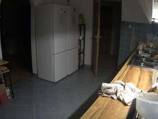 voyeurcam-julmodels-kitchen