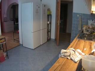 voyeurcam-julmodels-kitchen