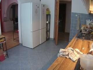 voyeurcam-julmodels-kitchen