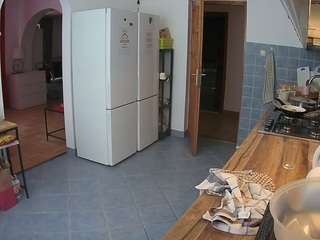 voyeurcam-julmodels-kitchen