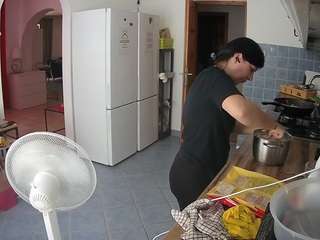 voyeurcam-julmodels-kitchen