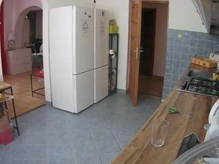 voyeurcam-julmodels-kitchen