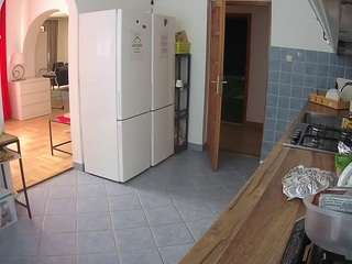 voyeurcam-julmodels-kitchen