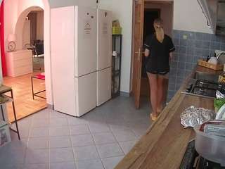 voyeurcam-julmodels-kitchen