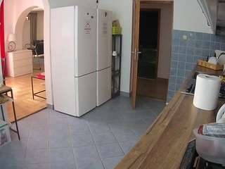 voyeurcam-julmodels-kitchen