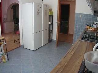 voyeurcam-julmodels-kitchen