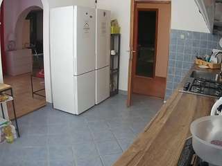 voyeurcam-julmodels-kitchen
