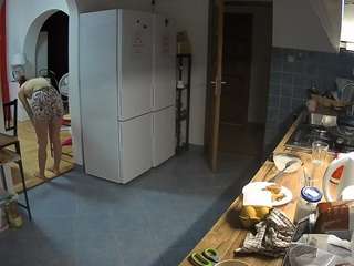 voyeurcam-julmodels-kitchen