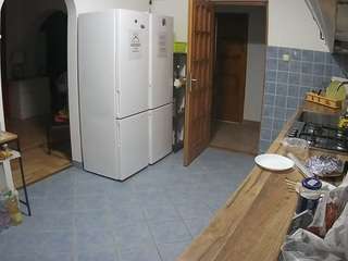 voyeurcam-julmodels-kitchen