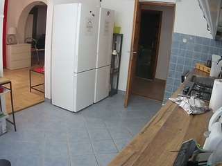 voyeurcam-julmodels-kitchen camsoda