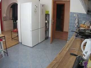 voyeurcam-julmodels-kitchen