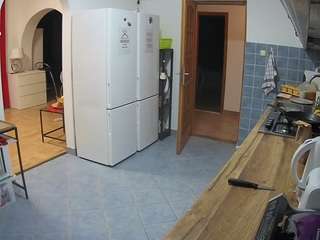 voyeurcam-julmodels-kitchen