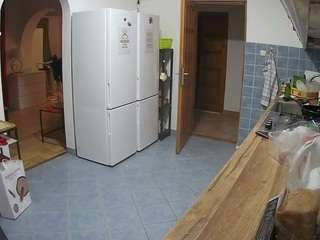 voyeurcam-julmodels-kitchen
