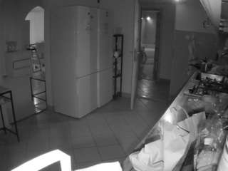 voyeurcam-julmodels-kitchen - Live Cam