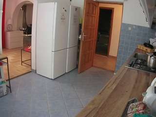 voyeurcam-julmodels-kitchen