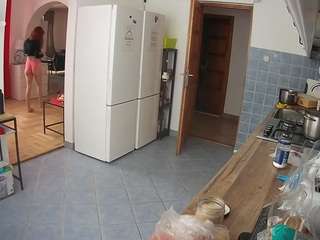 voyeurcam-julmodels-kitchen - Live Cam