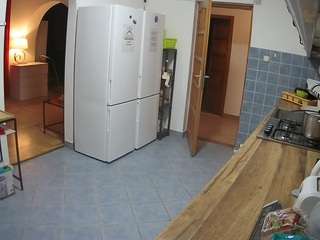 voyeurcam-julmodels-kitchen