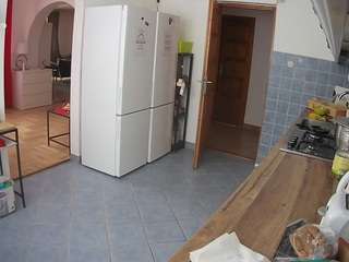 voyeurcam-julmodels-kitchen - Live Cam