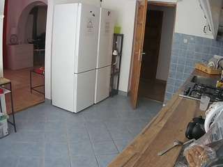 voyeurcam-julmodels-kitchen