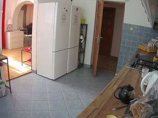 voyeurcam-julmodels-kitchen