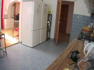 voyeurcam-julmodels-kitchen