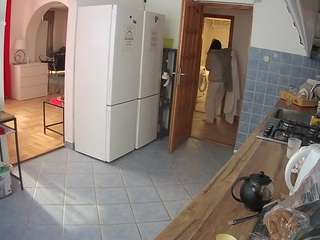 voyeurcam-julmodels-kitchen