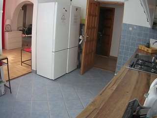 voyeurcam-julmodels-kitchen