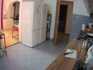 voyeurcam-julmodels-kitchen