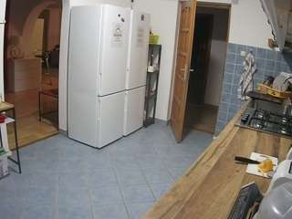 voyeurcam-julmodels-kitchen