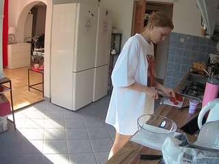voyeurcam-julmodels-kitchen