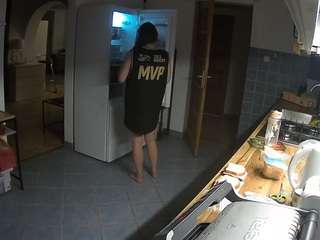 voyeurcam-julmodels-kitchen