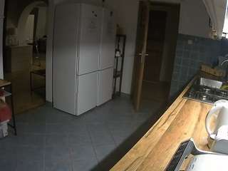 voyeurcam-julmodels-kitchen