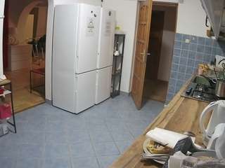 voyeurcam-julmodels-kitchen
