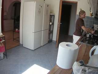voyeurcam-julmodels-kitchen