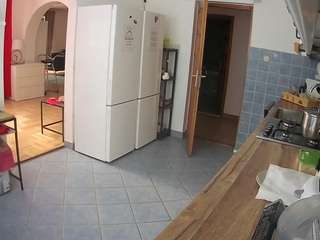 voyeurcam-julmodels-kitchen
