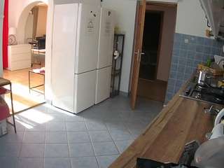 voyeurcam-julmodels-kitchen